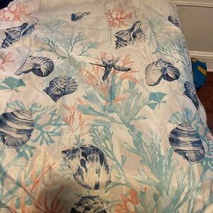 Coral and Seashell Patterned Bedding Set
